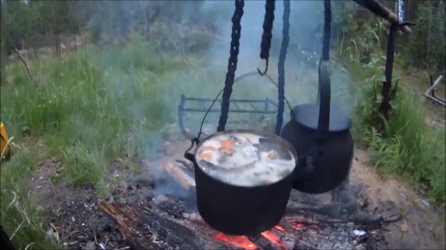 Кайфовая рыбалка .День 1.Часть 2.Каджеромская уха. смотреть онлайн