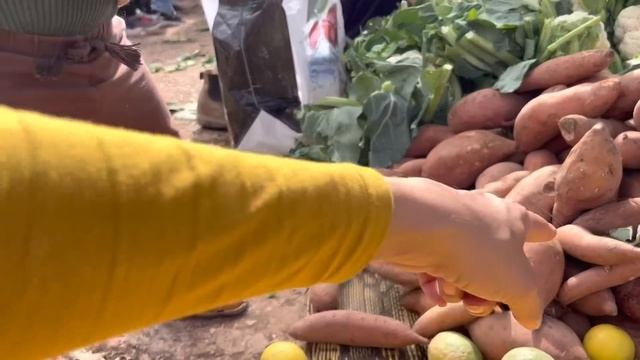 MOROCCAN GENEROSITY?? Morocco Market Shopping