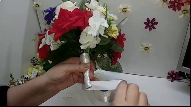 Букет невесты своими руками из искусственных цветов // МК смотреть онлайн