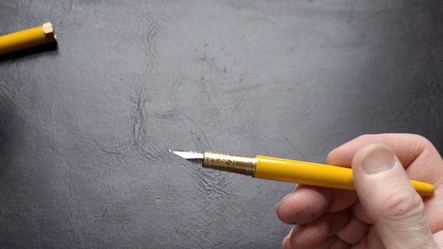 Ferris Wheel Press Brush Fountain Pen Review. смотреть онлайн