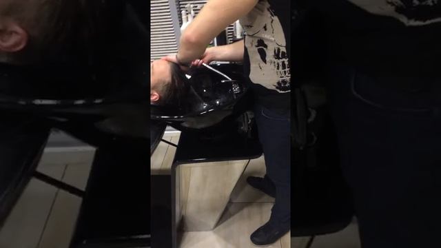 Мытьё перед стрижкой смотреть онлайн