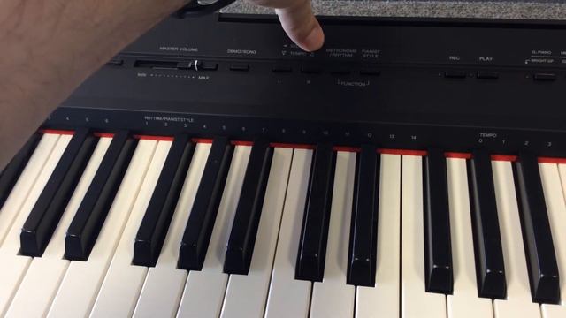 Choosing Rhythms on the Yamaha P-115 смотреть онлайн