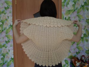 №82 БОЛЕРО- накидка из прямоугольника. Четвертая серия _Тряхнем стариной_ . #молодой_блогер  #болеро