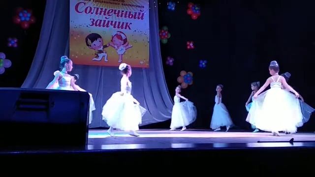 Танцевальный коллектив Капитошка на фестивале Солнечный Зайчик,13.10.18 город Днепропетровск. смотреть онлайн