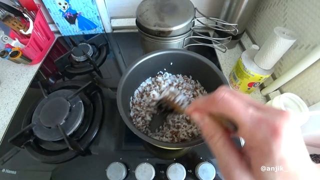 Жареный тофу и рис с гречкой смотреть онлайн