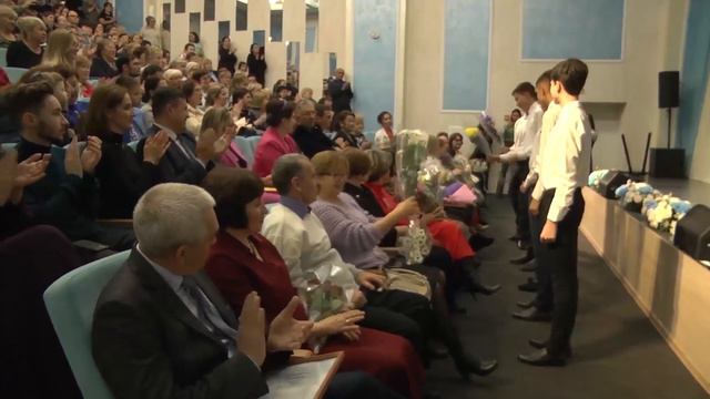 Детская школа искусств Менделеевска отметила 55-летие смотреть онлайн