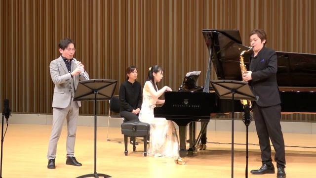 三重奏曲　第２楽章 ／ プーランク　　　　　　Trio pour hautbois, basson et piano ／Francis Jean Marcel Poulenc смотреть онлайн