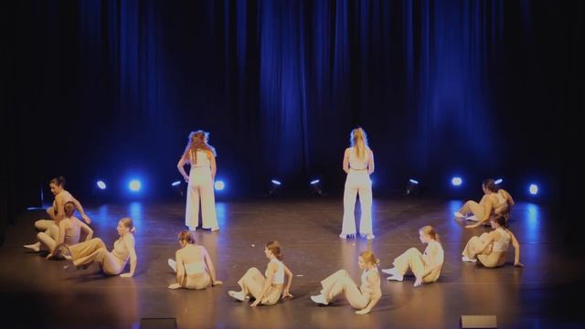 Student Showcase - Contemporary - 2022 смотреть онлайн