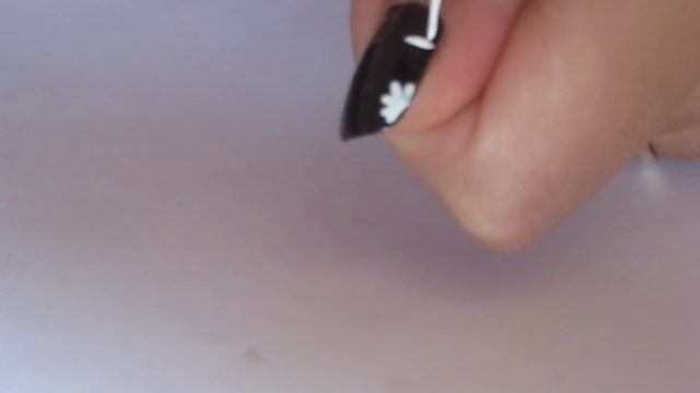 маникюр ромашки смотреть онлайн