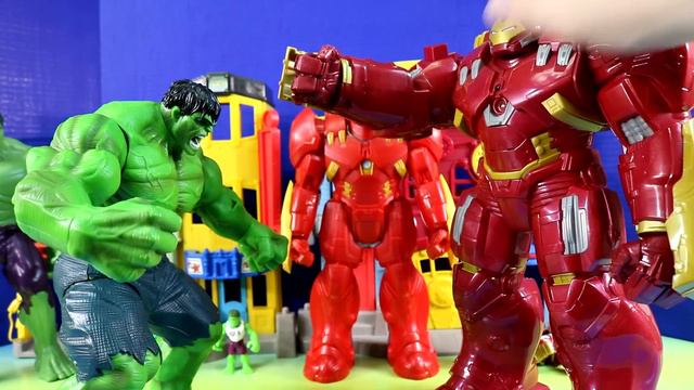 Hulkbuster Family Vs. Hulk Family | Mega Battle смотреть онлайн