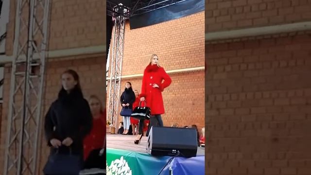 День города Барнаула 2017.. Показ салона Людмила Пальто Люкс! смотреть онлайн