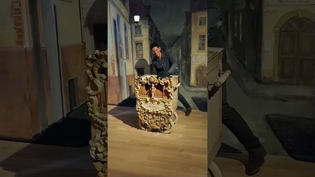 Playing the Barrel Organ in Rudesheim, Germany смотреть онлайн