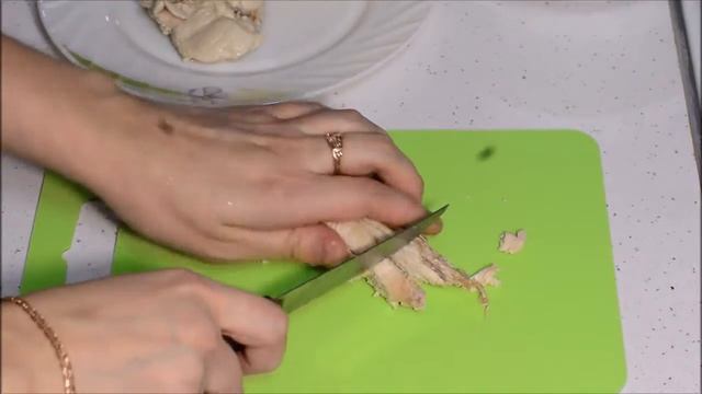 Куриное филе и брокколи, запеченные под сливочным соусом смотреть онлайн
