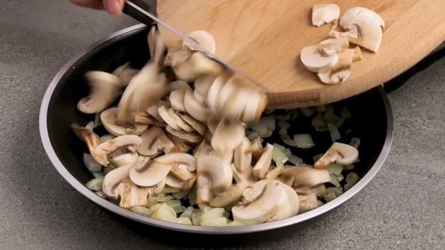 ? Готовлю вкусную ЯИЧНИЦУ с шампиньонами и луком смотреть онлайн