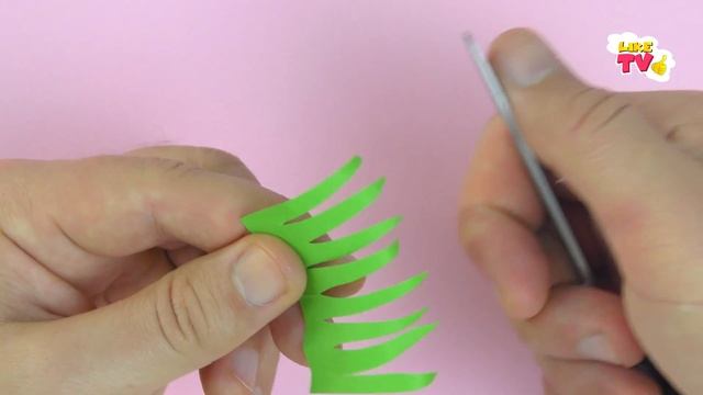 Как сделать розу из бумаги. Подарок маме на 8 Марта, на День Рождения. Цветы из бумаги своими рукам смотреть онлайн