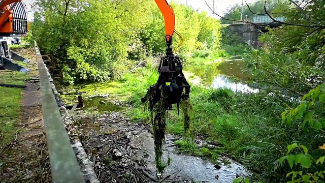 В Твери провели расчистку участка реки Тьмаки смотреть онлайн