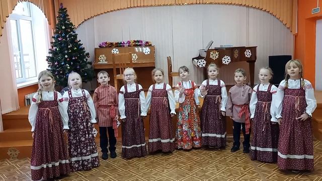 "Уж как шла коляда" (колядка) фольклорный ансамбль"ЖАВОРОНУШКИ" смотреть онлайн