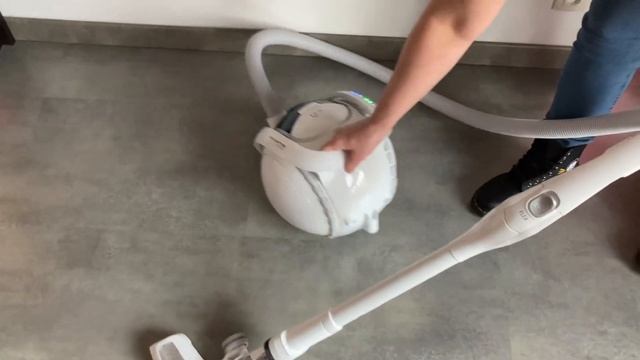 Test du Rowenta X-Ô, l'aspirateur traineau sans fil смотреть онлайн