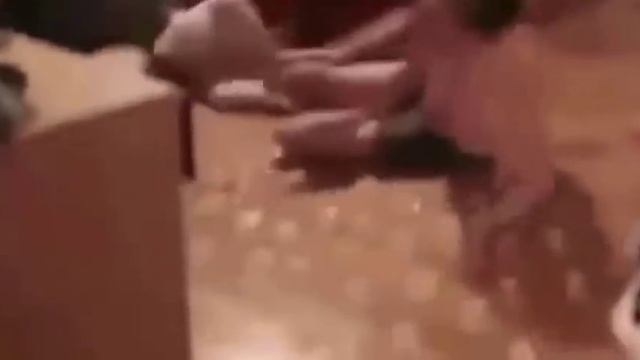 Приколы над спящими! Нереально смешно! Jokes on sleeping! Unrealistic funny! смотреть онлайн