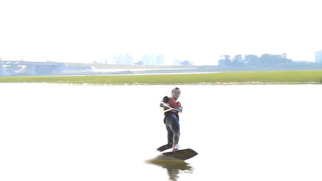 Вейкбординг в Казани под мостом миллениум. Исполняет - Садовский Григорий. смотреть онлайн