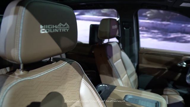 2021 Chevrolet Suburban High Country 2020 Chicago Auto Show смотреть онлайн