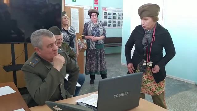 Театральная студия "Фортуна" ( КЦСОН Аткарского района) юмореска " Ой родная меня мать провожала... смотреть онлайн