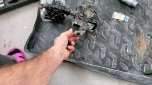 Ремонт крана ускорителя тормозной системы, передней оси Volvo VNL 780