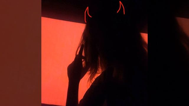 She Knows (Sped Up) смотреть онлайн