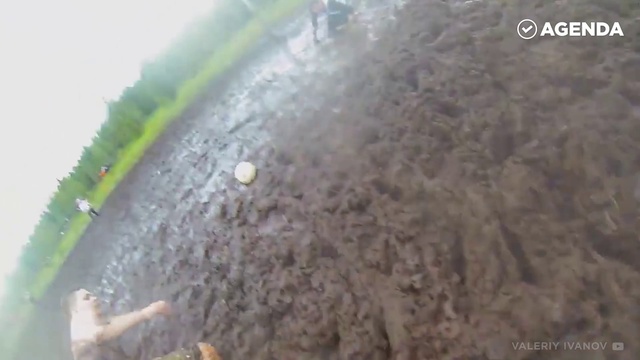 Сборная России стала чемпионом мира по футболу. Правда, по болотному футболу, но тоже неплохо. смотреть онлайн