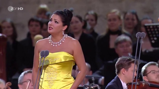 Anna Netrebko - Un Bel Di Vedremo (HD) смотреть онлайн