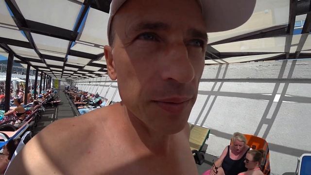 Ялта. Крым . Весь День на Массандровском Пляже. Отдыхаем на Шезлонгах, Море.. Обед на Террасе. смотреть онлайн