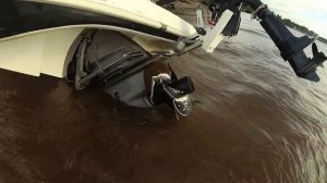 Обсох катер Вельветт 22 имидж, вода ушла.  Без мата.