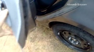 Как открыть заднюю левую дверь в Хендай Солярис?