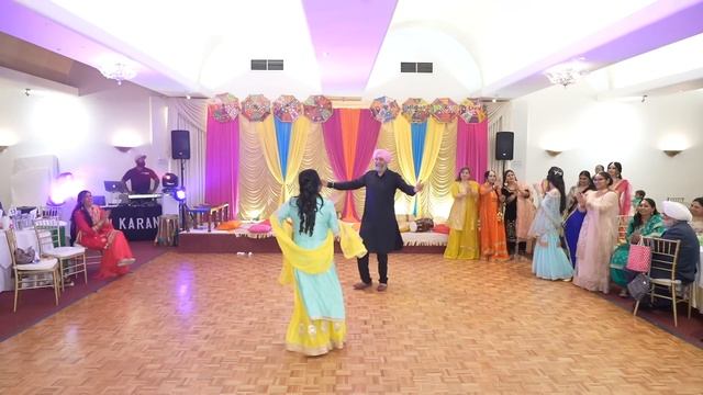 PUNJABI FAMILY SANGEET DANCE PERFORMANCE | EKJOT AND SATPREET | MELBOURNE, AUSTRALIA смотреть онлайн