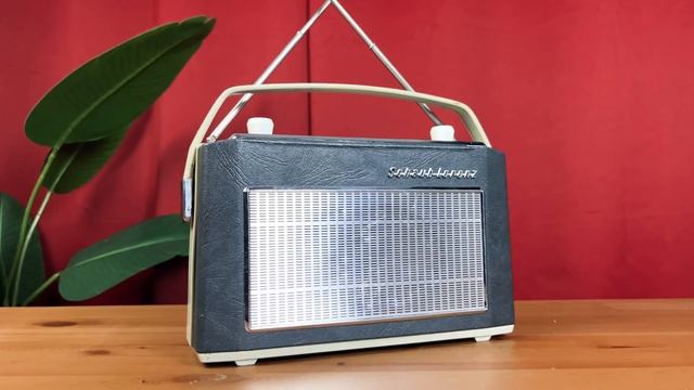 Schaub Lorenz Weekend T50K - Mid 60s Protable Radio from West Germany #vintageaudio смотреть онлайн