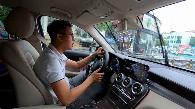 Trải nghiệm thực tế Mercedes Benz GLC 200 4MATIC 2020 cung đường nội thành. смотреть онлайн