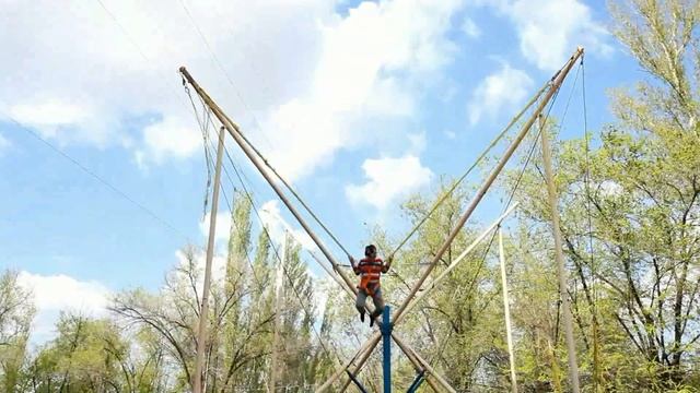 Веревочный лабиринт, тарзанка. Славик смотреть онлайн