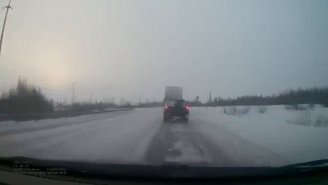 Бетонные блоки слетели с фуры на калужской трассе смотреть онлайн