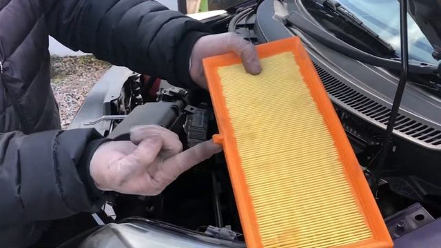 How to replace air filter in Toyota Urban Cruiser смотреть онлайн
