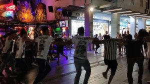 Турция 2022. Молодые турки танцуют на улице. Кемер. Отдых в Турции за 24 тысячи рублей.Тутси влог.