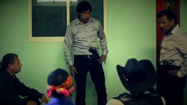 Trailer Dóberman El Hombre de la Vestimenta Negra смотреть онлайн