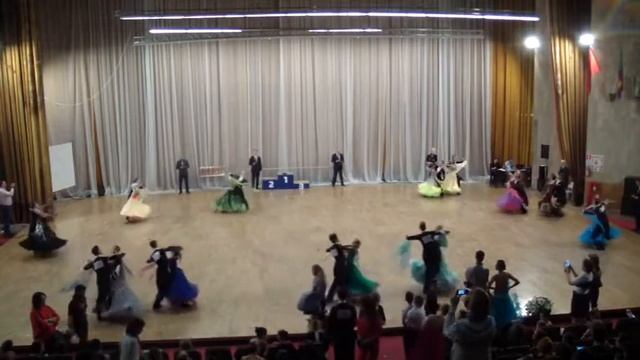 В класс Юниоры 2+1 1/2 финала стандарт смотреть онлайн
