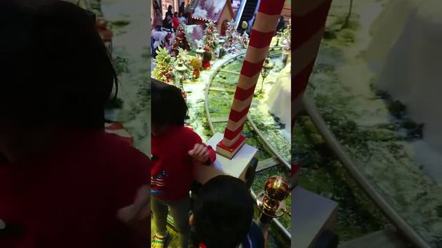 Christmas village Santa Paw Landmark 2019(1) смотреть онлайн