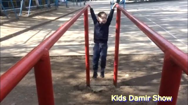 Играем на Улице Подтягиваемся на Турнике и Брусьях Спускаемся как Пожарники | Влог