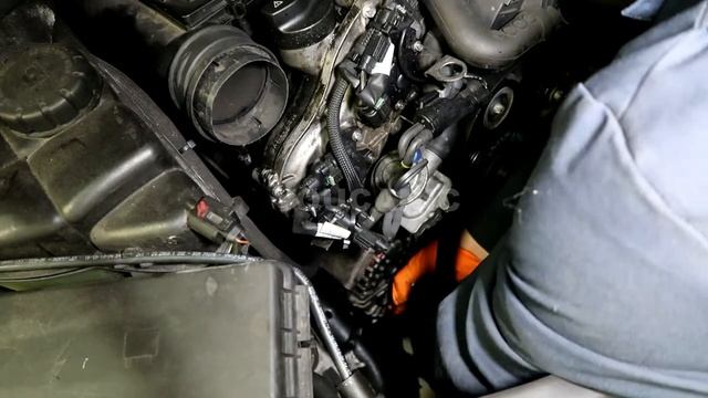 Mercedes-Benz Alternator Replacement смотреть онлайн