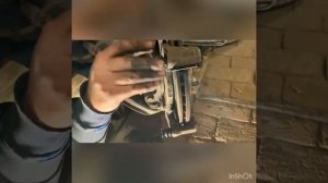 Замена передних тормозных колодок и направляющих пальцев на Митсубиси Аутлендер 2008 г. 2,4