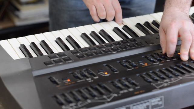 Digital Waves Roland JD 800 смотреть онлайн