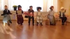 Веселый танец мальчиков в детском саду (6 лет)