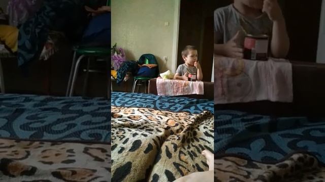 Мишка кушает) смотреть онлайн