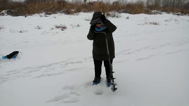 Рыбалка зимой на Хопре! Моя первая! Испытала экшн-камеру SJCAM 6 legend под водой зимнего Хопра смотреть онлайн